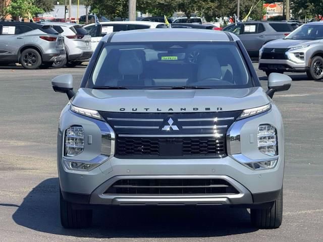 New 2026 Mitsubishi Outlander SE AWD/4WD image 2