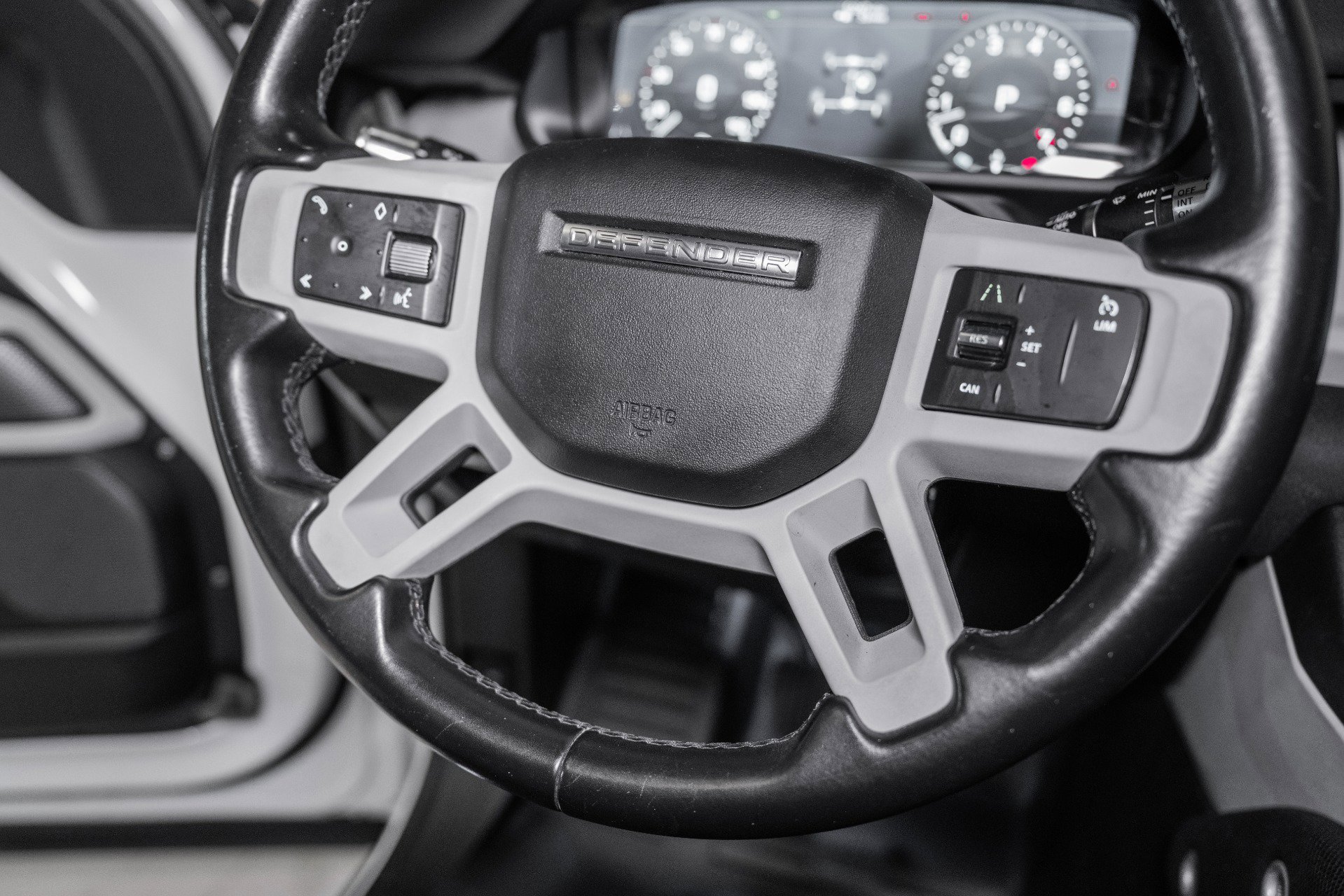 Used 2022 Land Rover Defender 110 X-Dynamic SE image 51