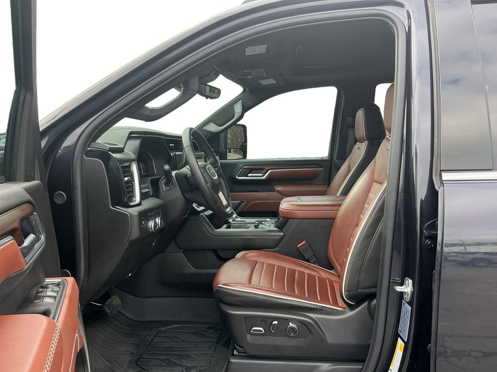 Used 2025 GMC Sierra 2500 Denali Ultimate image 14