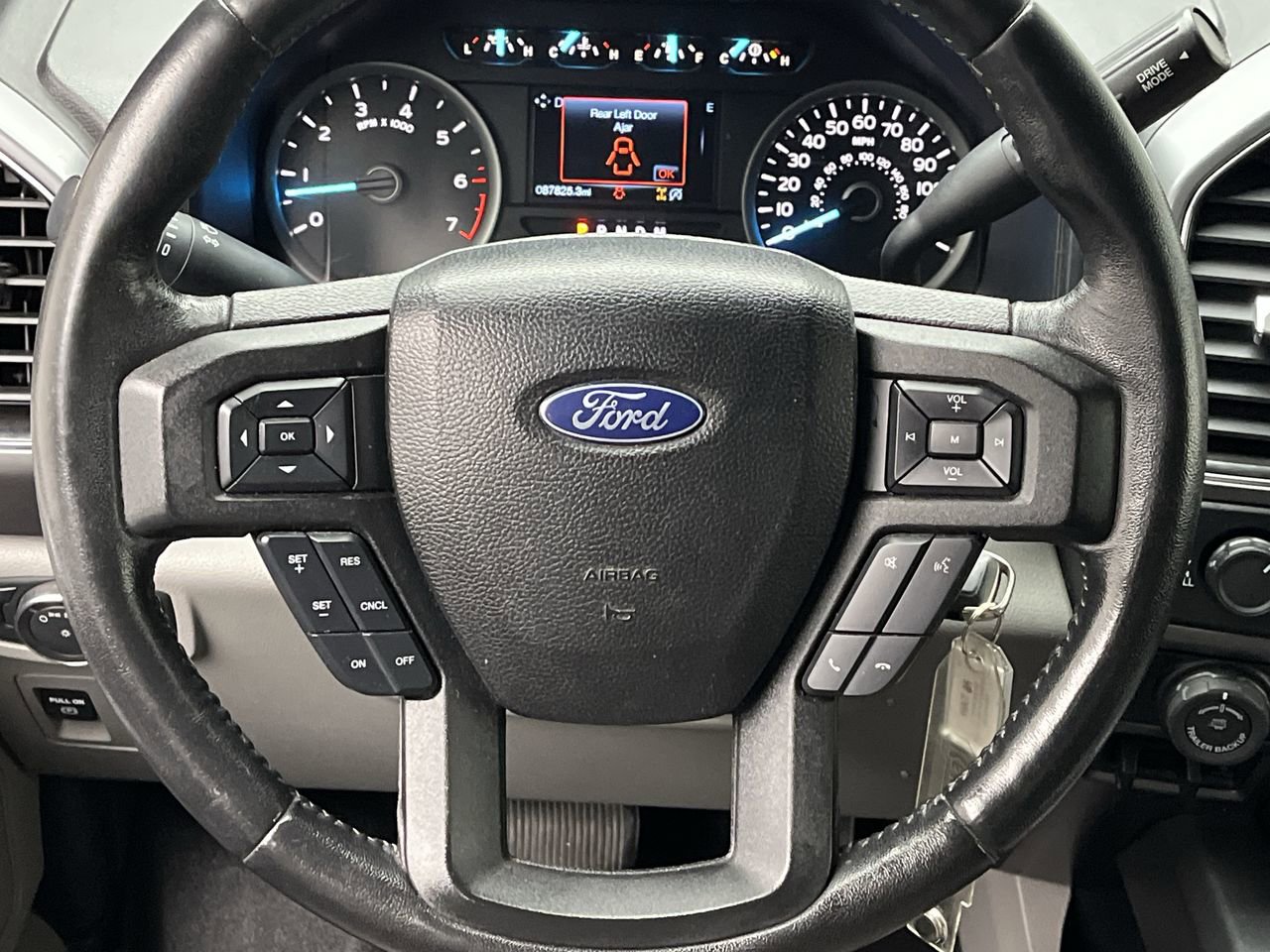 Used 2018 Ford F150 XLT w/ Equipment Group 302A Luxury AWD/4WD image 15
