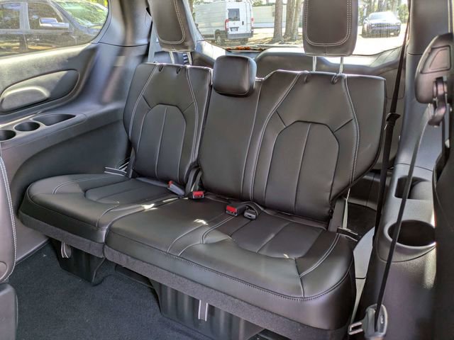 New 2026 Chrysler Pacifica Select FWD image 14