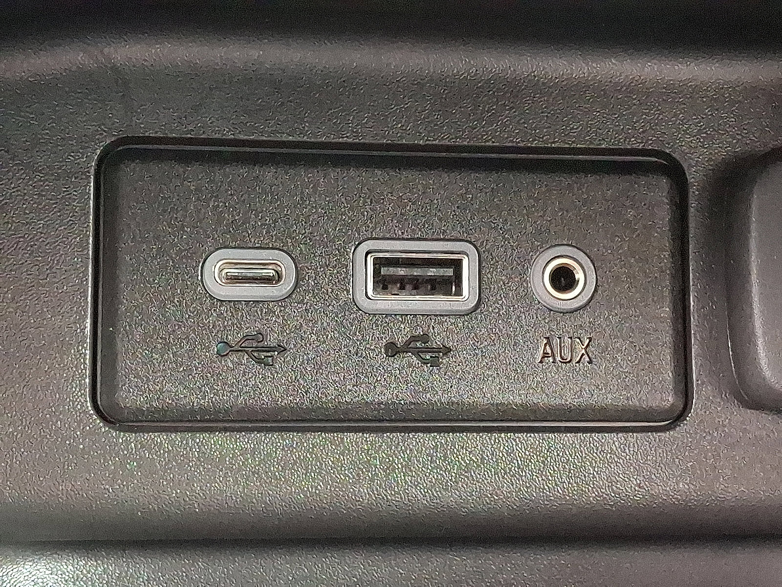 Used 2024 Chevrolet Equinox LT w/ LPO, Floor Liner Package FWD image 23