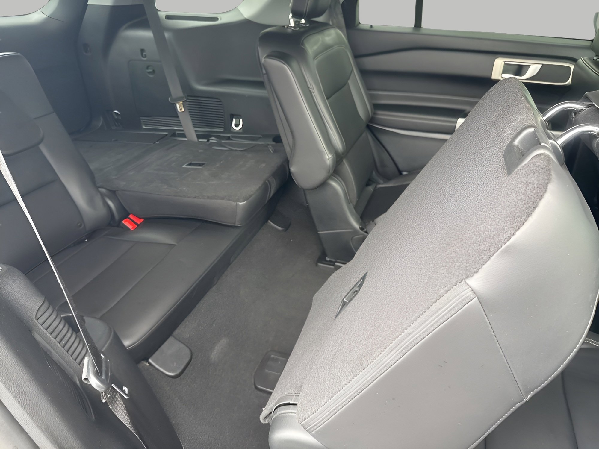 Used 2023 Ford Explorer XLT w/ Equipment Group 202A image 15