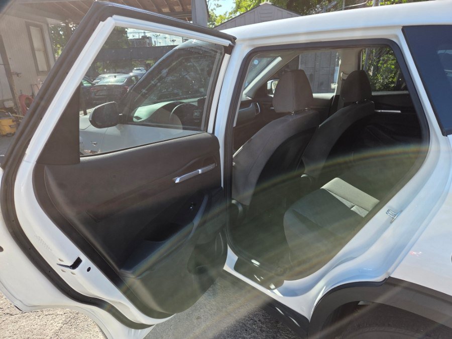 Used 2022 Kia Seltos LX AWD/4WD image 3