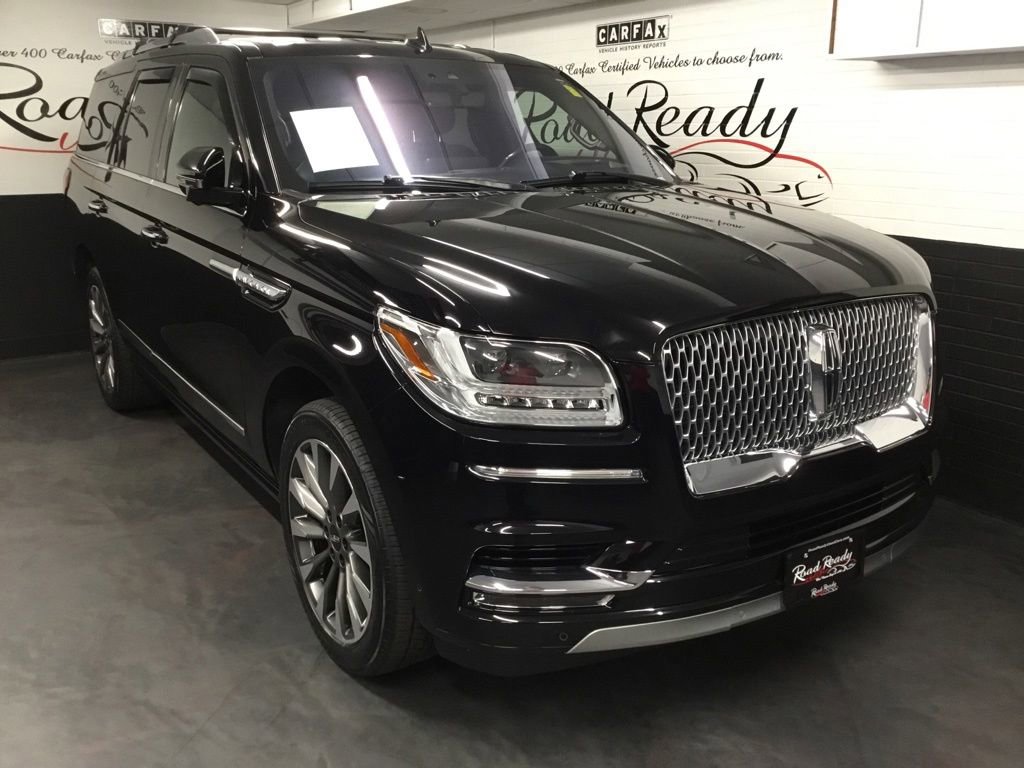 Used 2019 Lincoln Navigator Select w/ Technology Package AWD/4WD image 2