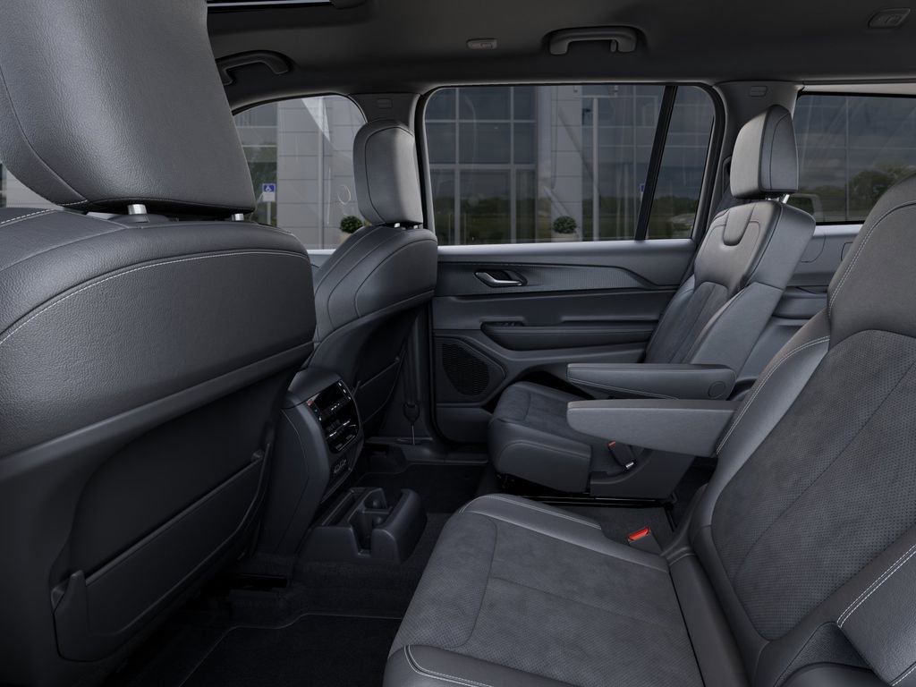 New 2025 Jeep Grand Cherokee L Altitude AWD/4WD image 24