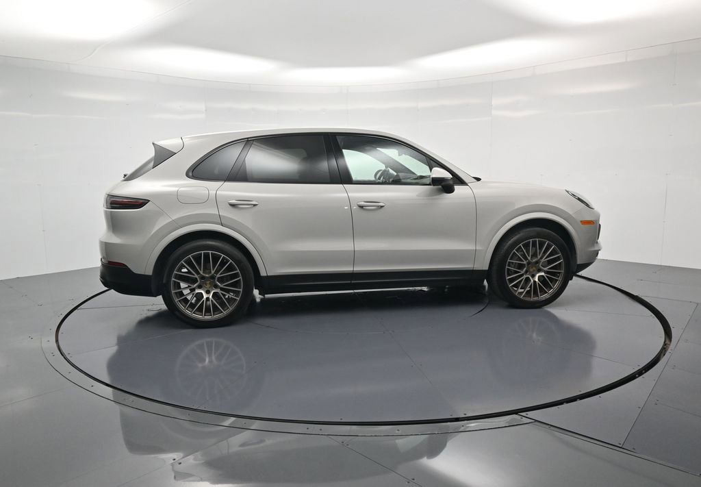 Certified 2023 Porsche Cayenne Platinum Edition AWD/4WD image 32
