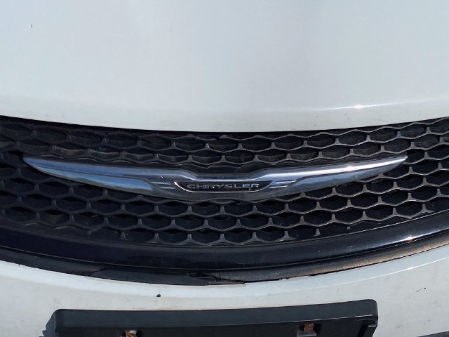 Used 2015 Chrysler 200 S w/ Comfort Group FWD image 11