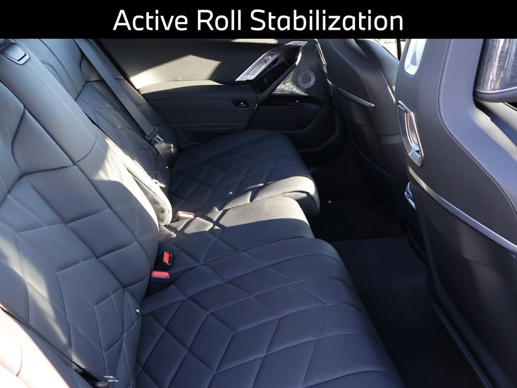 Certified 2025 BMW 760i xDrive image 16