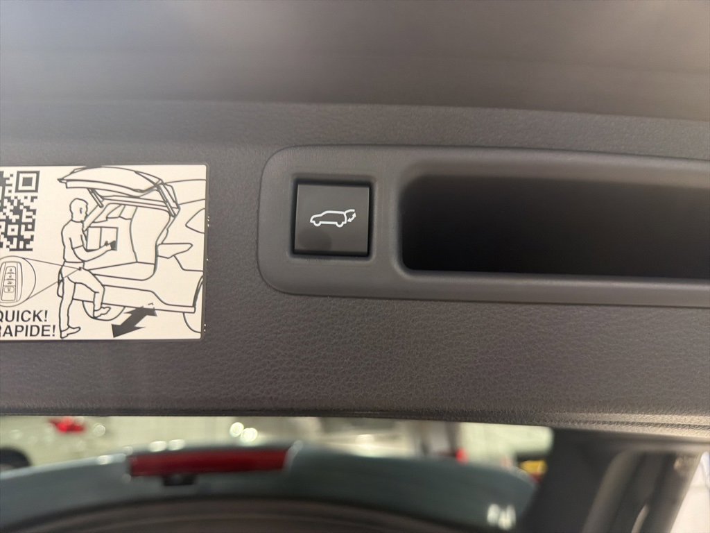 Used 2024 Toyota Highlander XLE image 41