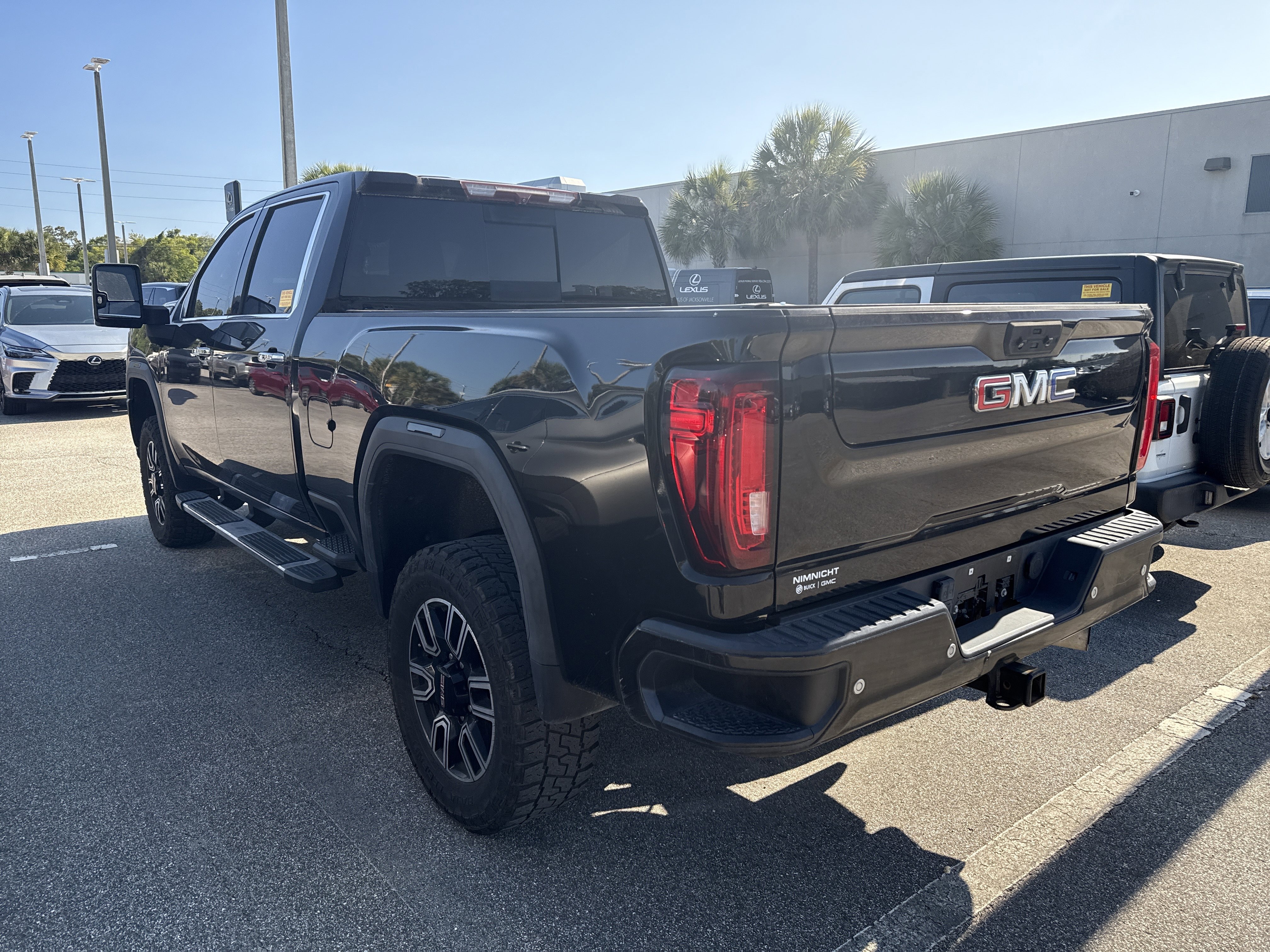 Used 2021 GMC Sierra 2500 SLT w/ SLT Premium Package image 3