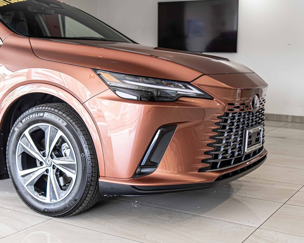 Used 2025 Lexus RX 350 Premium w/ Accessory Package (P1) image 3