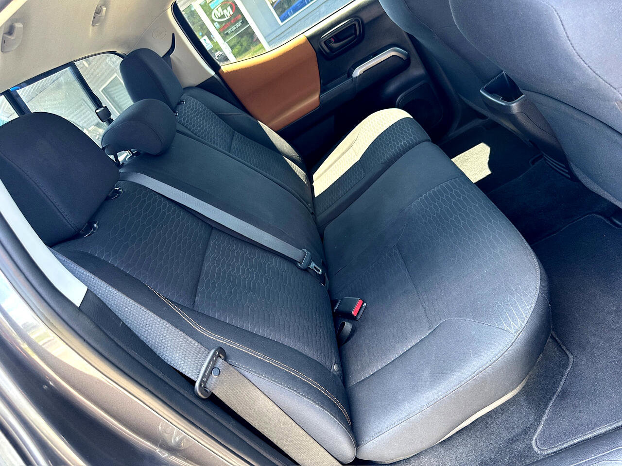 Used 2017 Toyota Tacoma SR5 image 25