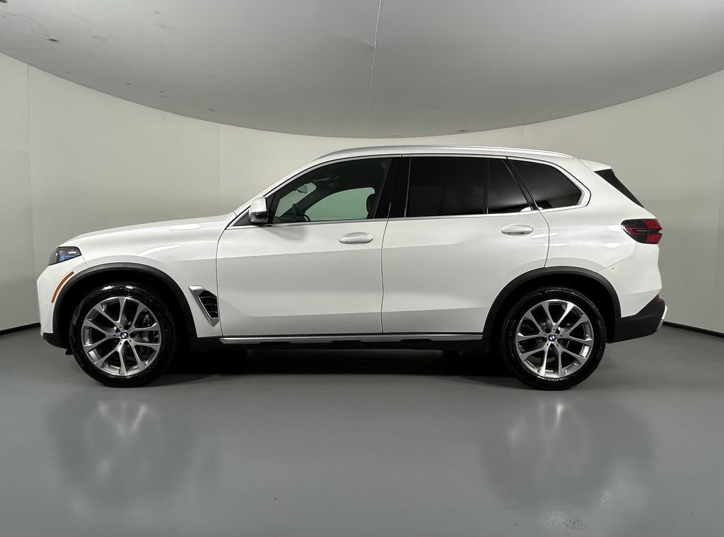 Used 2024 BMW X5 xDrive40i w/ Premium Package AWD/4WD image 5