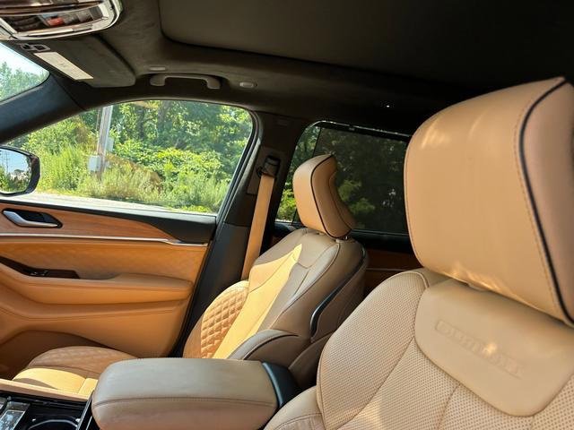 Used 2023 Jeep Grand Cherokee L Summit image 12