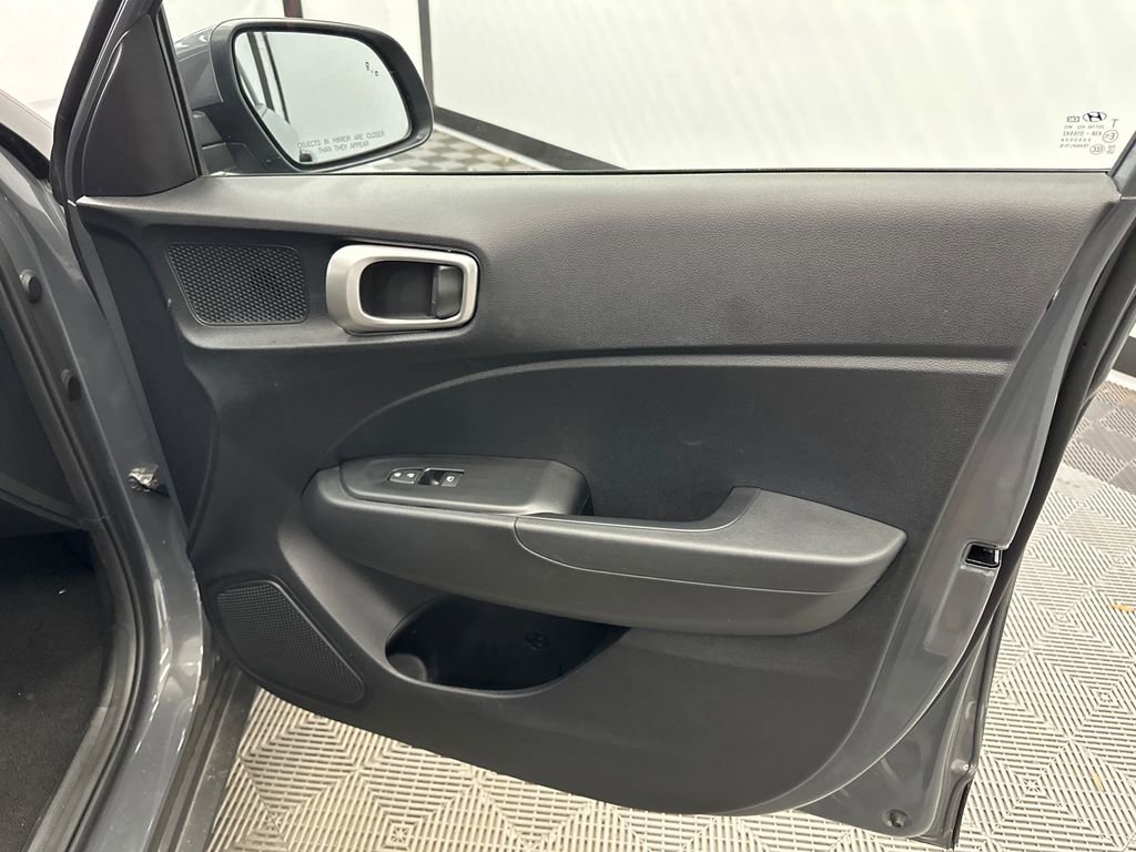 Used 2026 Hyundai Venue SEL FWD image 14