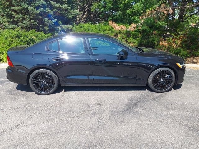 Certified 2024 Volvo S60 T8 Plus w/ Climate Package AWD/4WD image 4