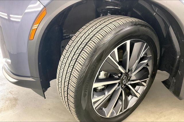 Certified 2026 INFINITI QX60 Luxe w/ Cargo Package AWD/4WD image 11