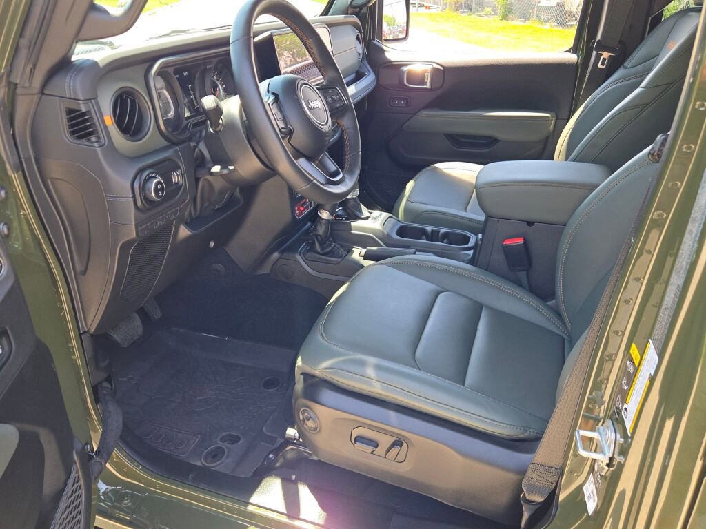 Used 2024 Jeep Gladiator Mojave AWD/4WD image 20