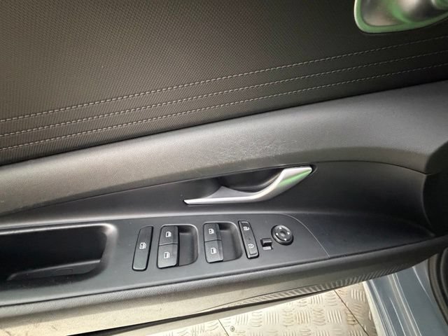 Used 2023 Hyundai Elantra SEL FWD image 24
