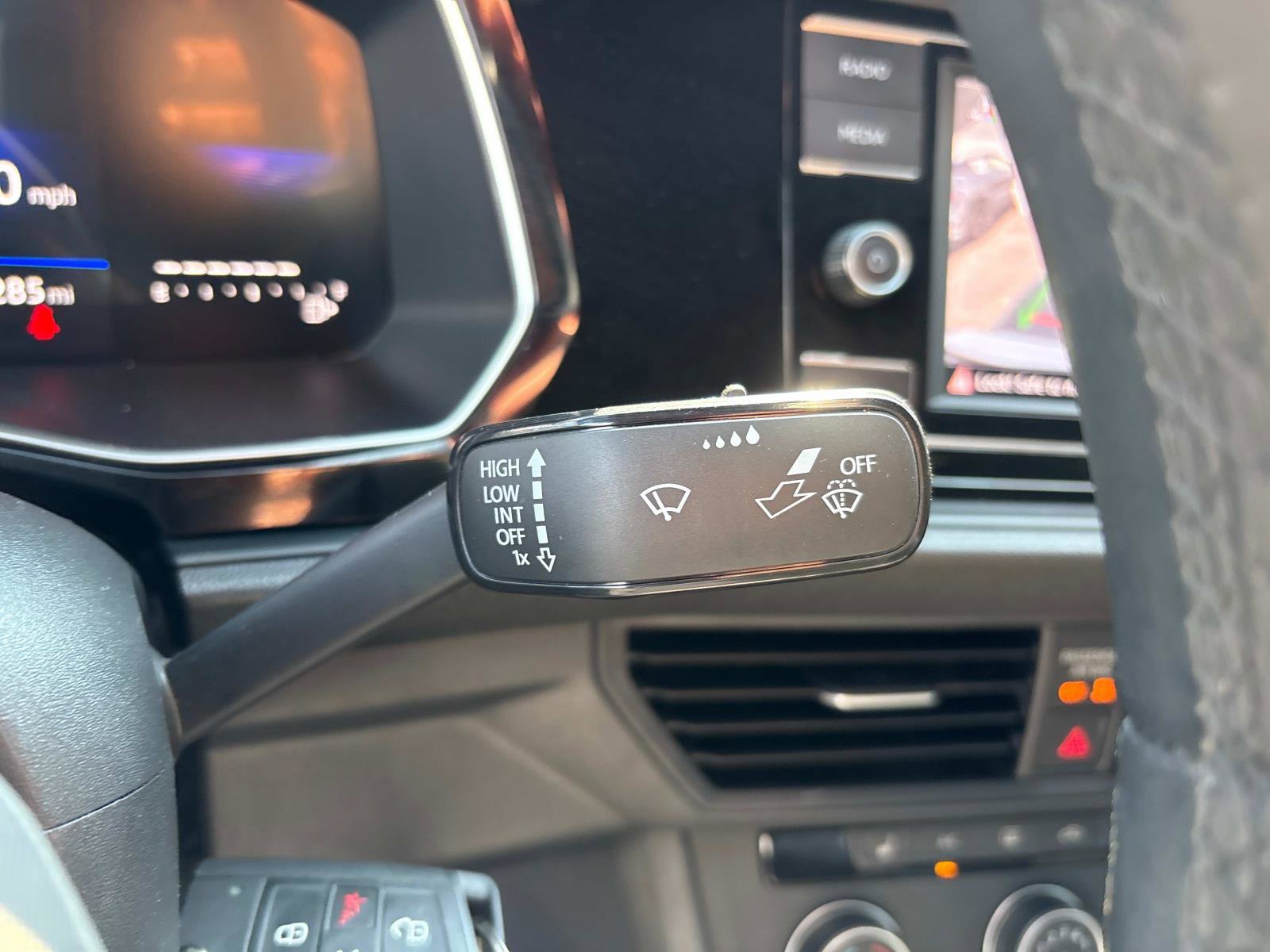 Certified 2024 Volkswagen Jetta Sport image 29