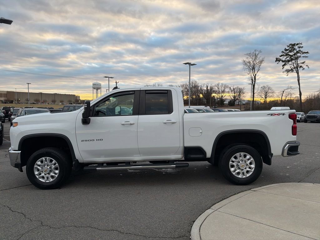 Used 2022 Chevrolet Silverado 2500 LT w/ Convenience Package image 7