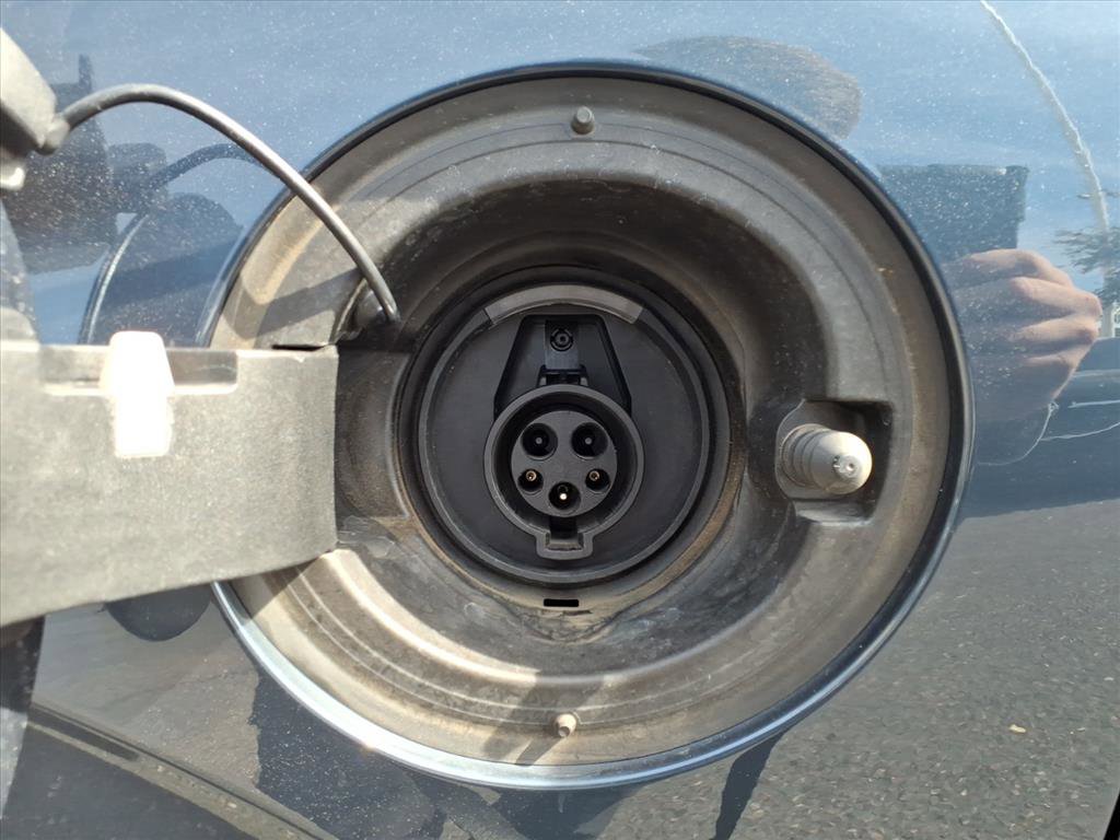 Used 2025 Volvo XC90 T8 Plus w/ Protection Package Premier image 24