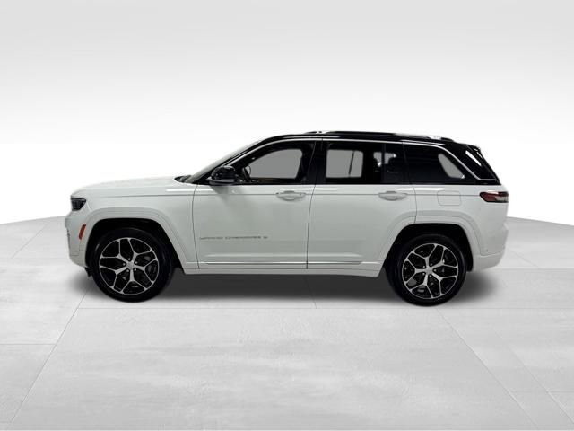 Used 2024 Jeep Grand Cherokee Summit AWD/4WD image 3