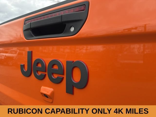 Used 2025 Jeep Gladiator Rubicon w/ Technology Group AWD/4WD image 19