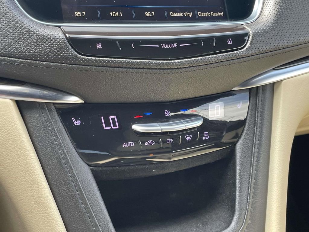 Used 2018 Cadillac XT5 AWD image 26