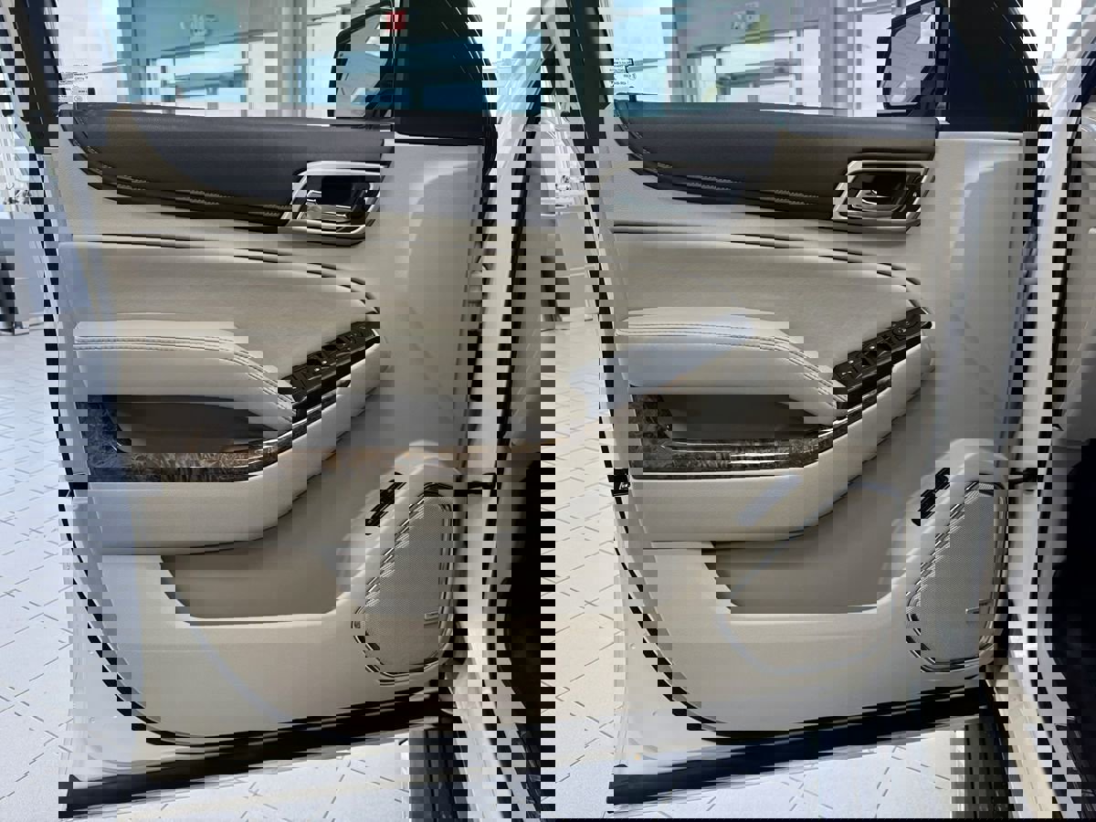 Used 2015 GMC Yukon Denali w/ Touring Package image 9