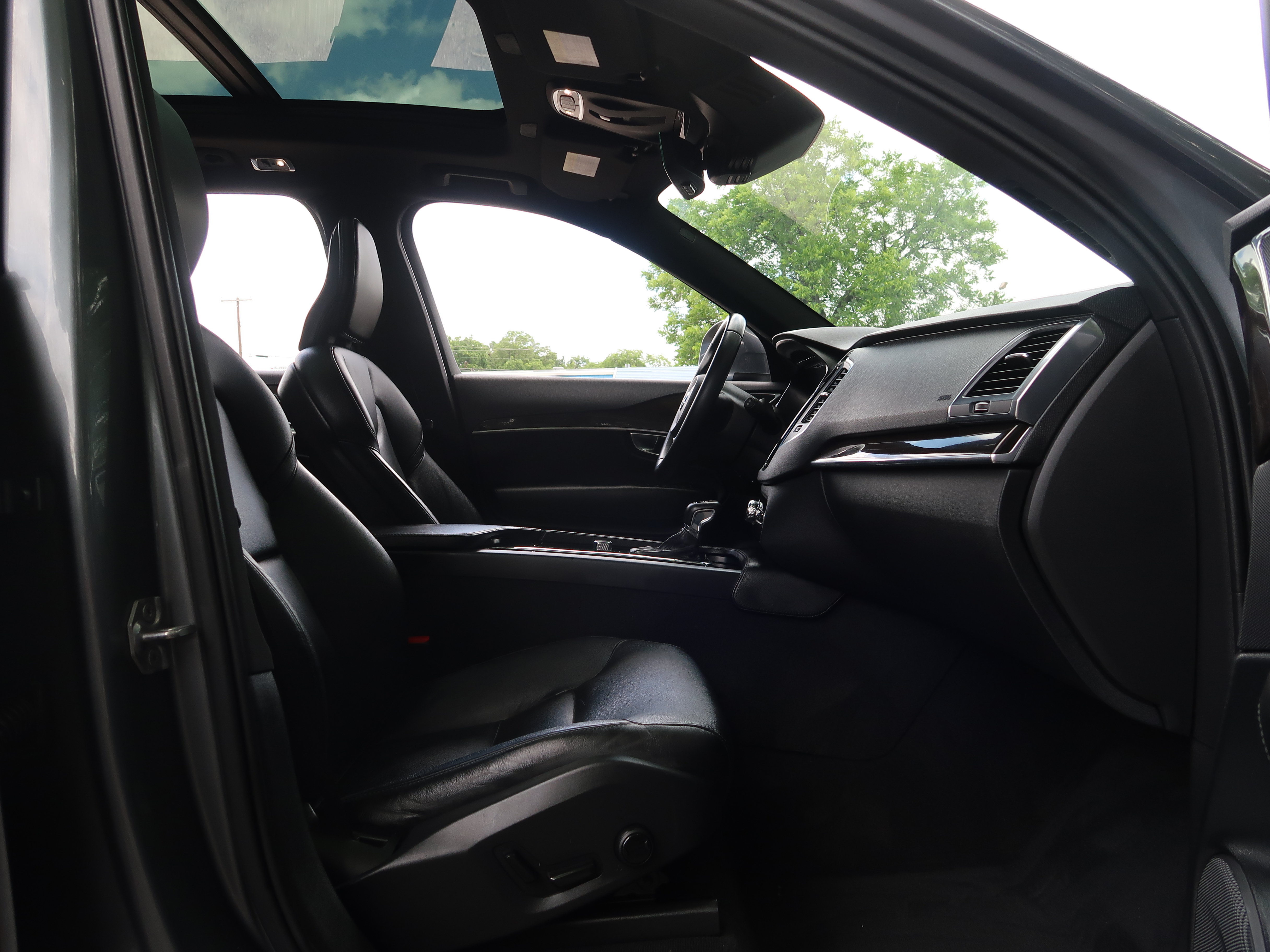 Used 2019 Volvo XC90 T5 Momentum w/ Protection Package Premier FWD image 30