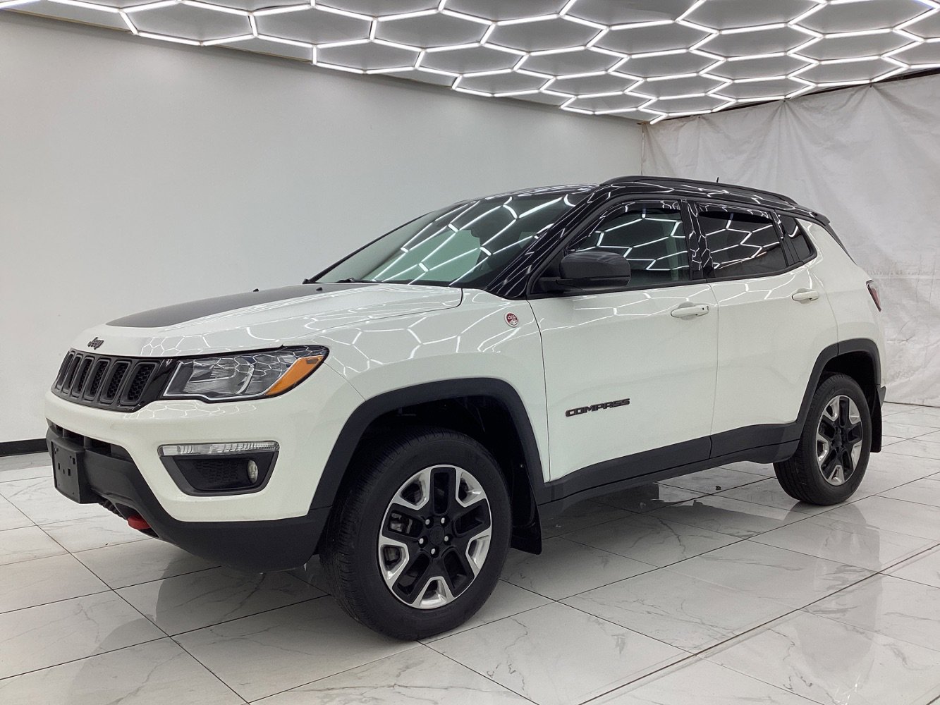 Used 2017 Jeep Compass Trailhawk w/ Leather Interior Group AWD/4WD image 6