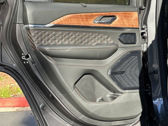 New 2025 Jeep Grand Cherokee Summit image 20