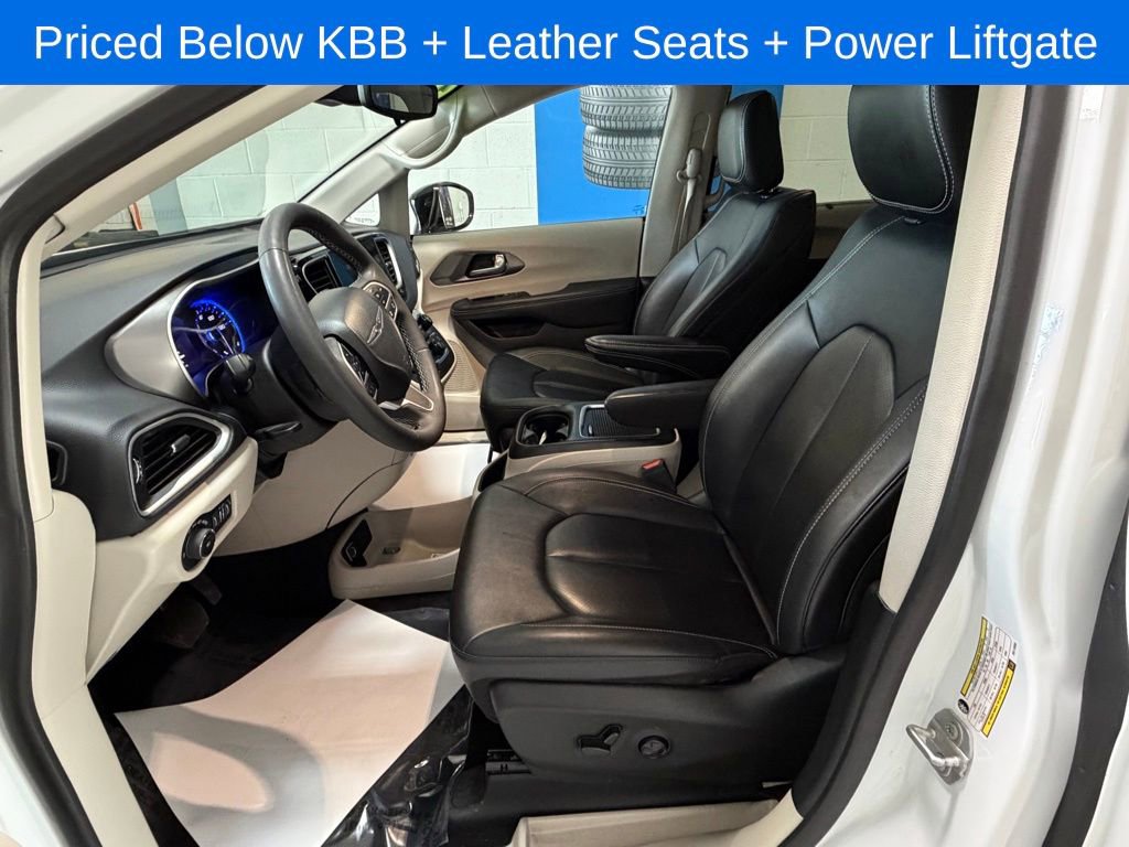 Used 2024 Chrysler Pacifica Touring-L FWD image 10