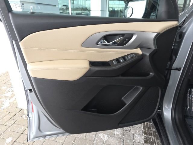 Used 2023 Chevrolet Traverse LS image 21