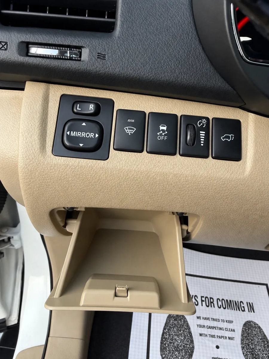 Used 2013 Toyota Highlander Limited AWD/4WD image 21