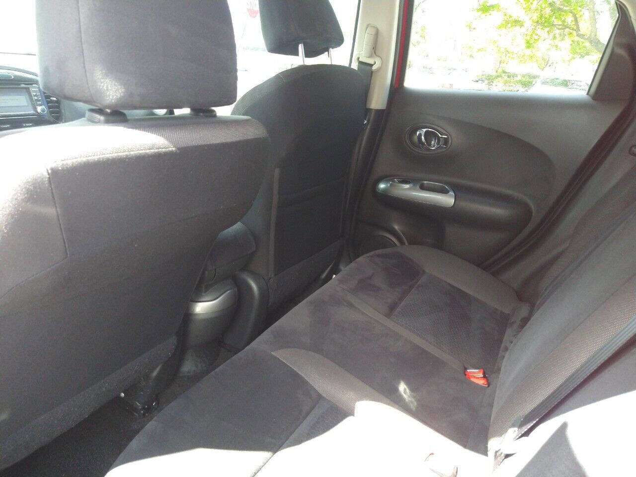 Used 2015 Nissan Juke SV w/ Technology Package image 34