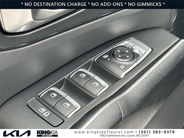 Used 2025 Kia Sorento LX image 20