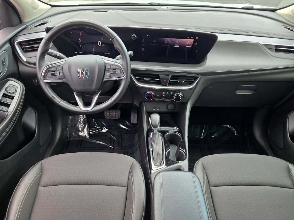 Certified 2025 Buick Encore GX Preferred FWD image 19