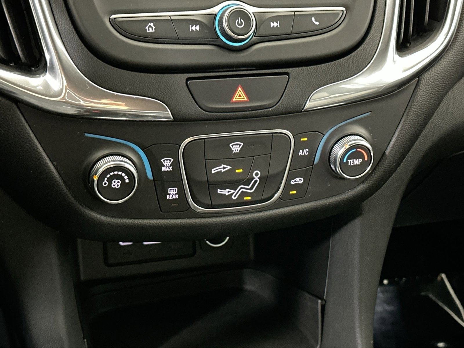 Used 2019 Chevrolet Equinox LT image 25