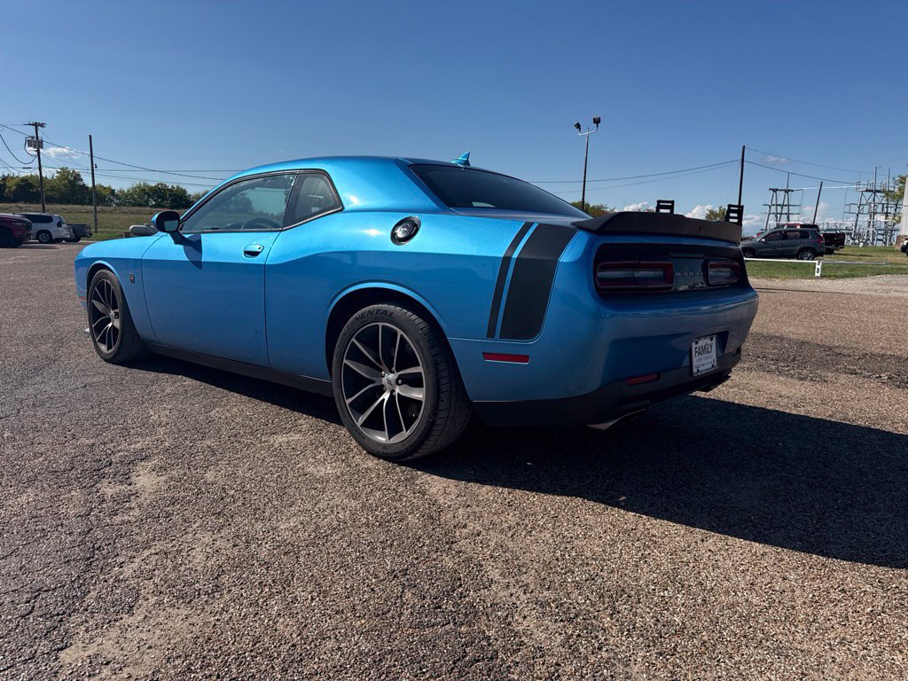 Used 2018 Dodge Challenger R/T Scat Pack RWD image 9