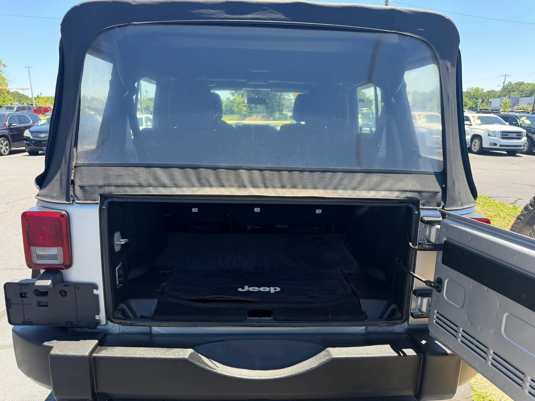 Used 2011 Jeep Wrangler Unlimited Sport AWD/4WD image 13