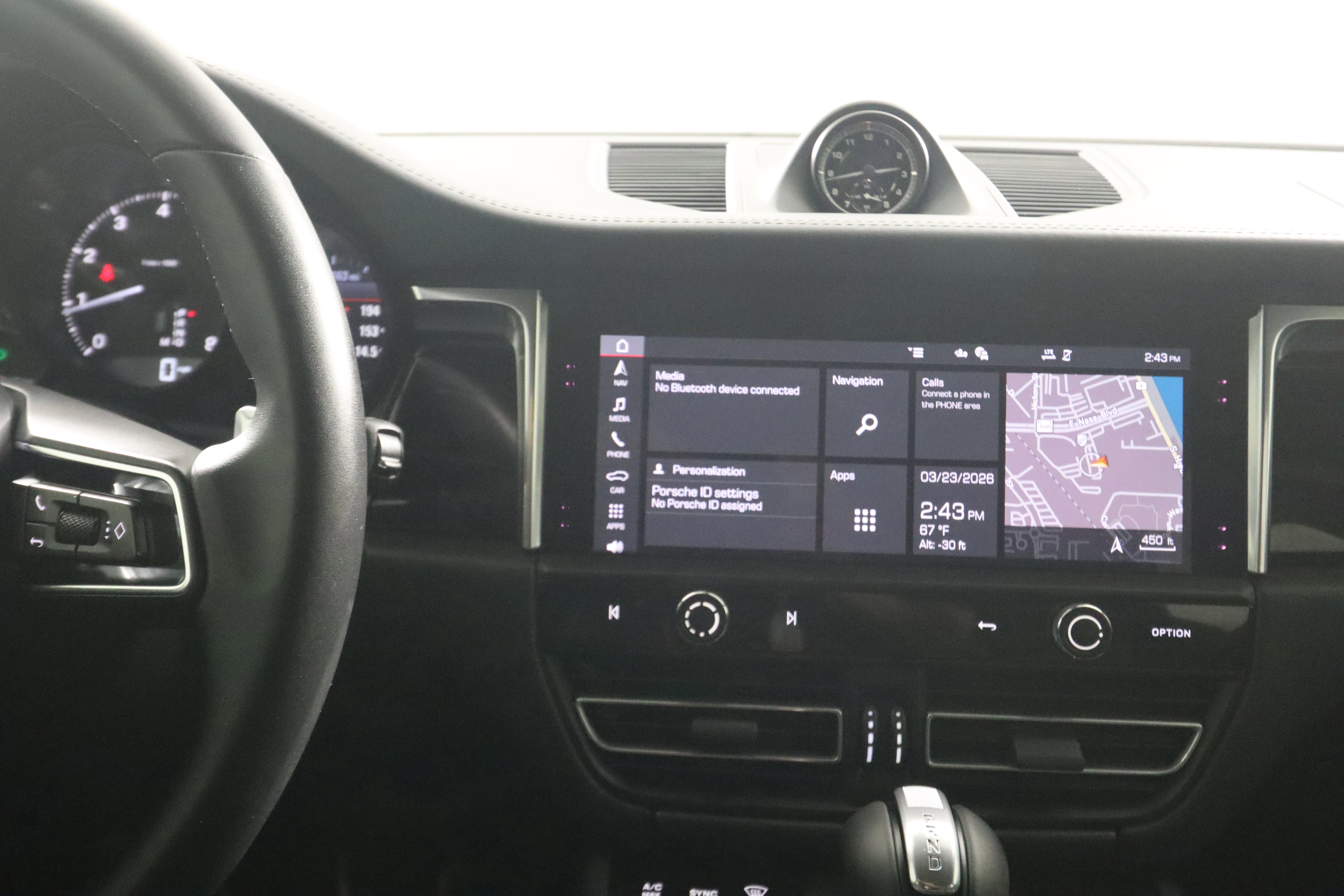 Used 2026 Porsche Macan image 19