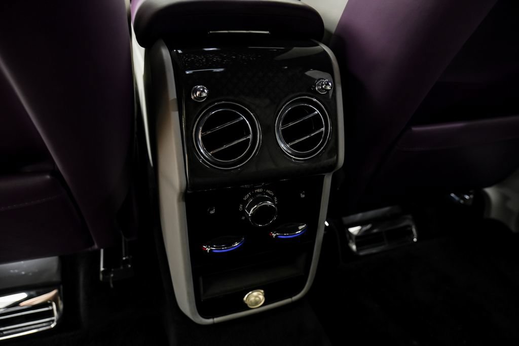 Used 2022 Rolls-Royce Cullinan Black Badge AWD/4WD image 35