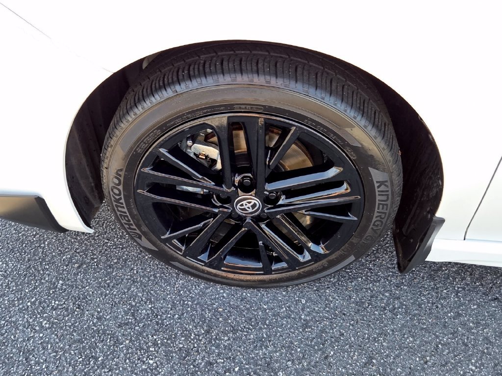 Used 2025 Toyota Camry SE FWD image 16