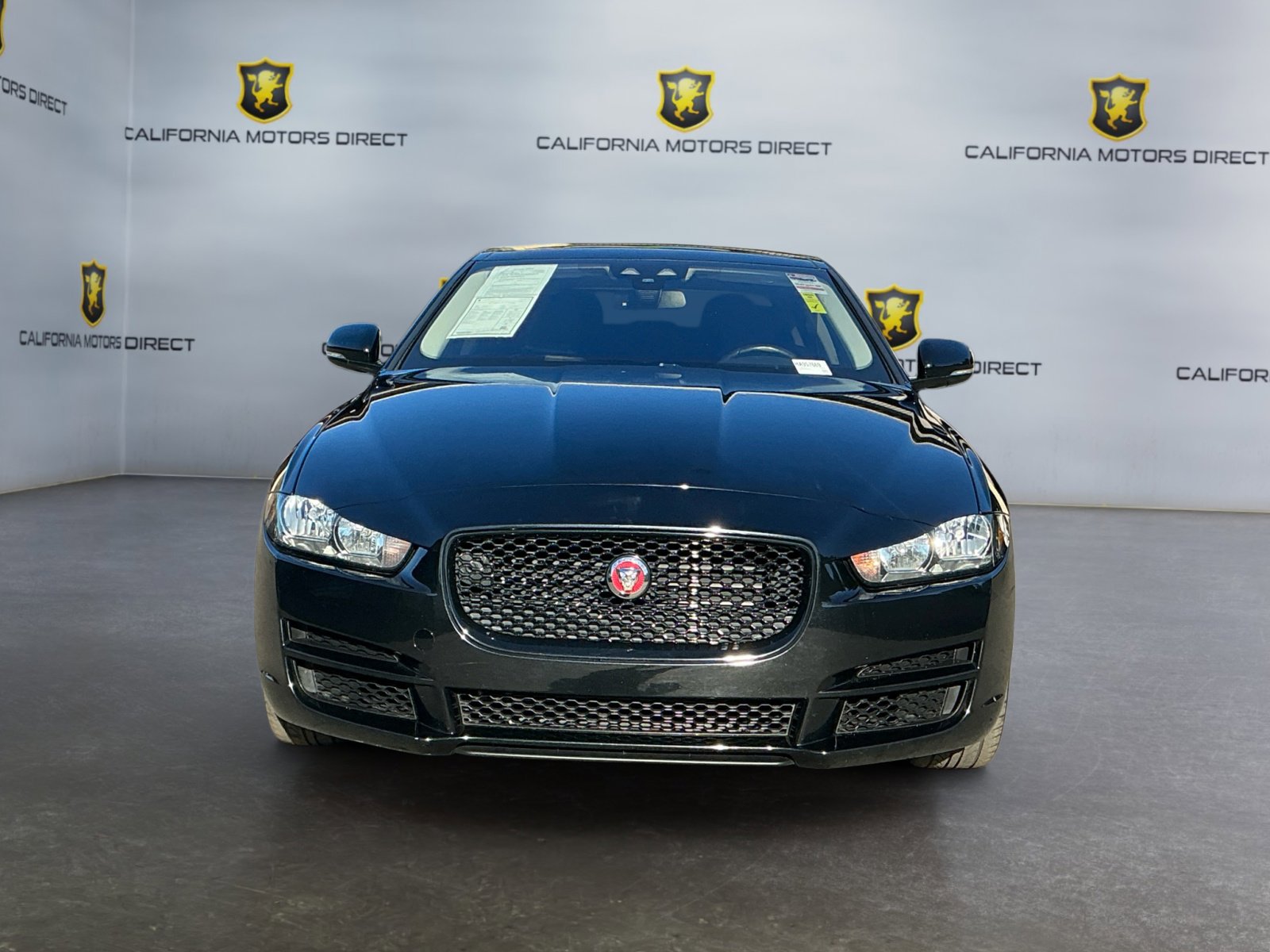 Used 2017 Jaguar XE Prestige image 2