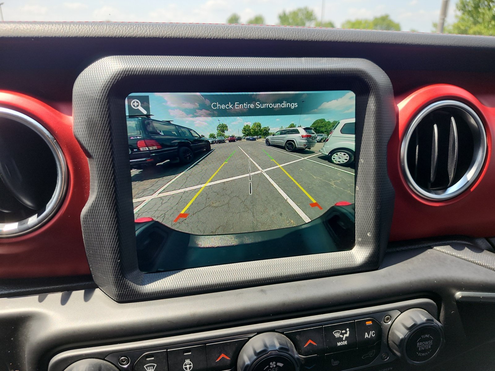 Used 2021 Jeep Gladiator Rubicon AWD/4WD image 16