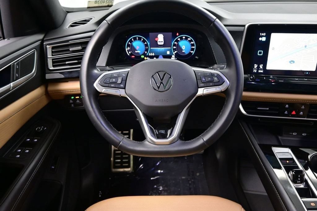 Used 2024 Volkswagen Atlas Cross Sport SEL R-Line AWD/4WD image 31