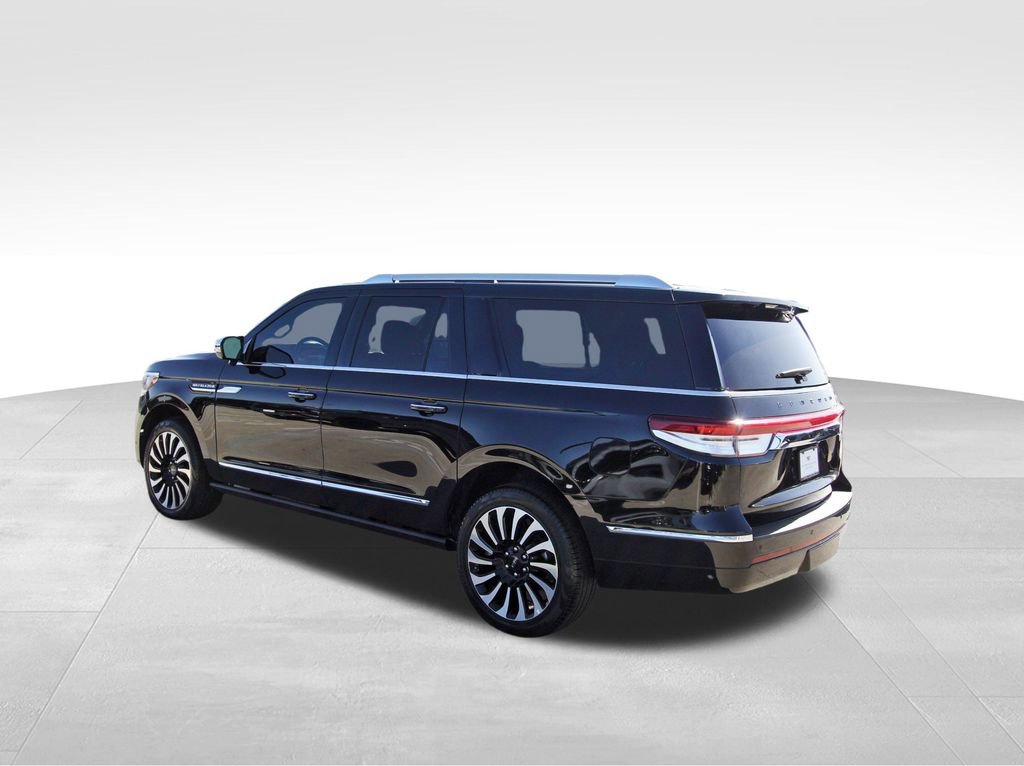 Used 2023 Lincoln Navigator L Black Label image 3